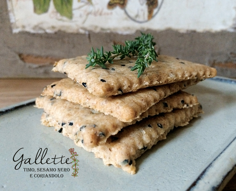 gallette vegan di timo e sesamo nero