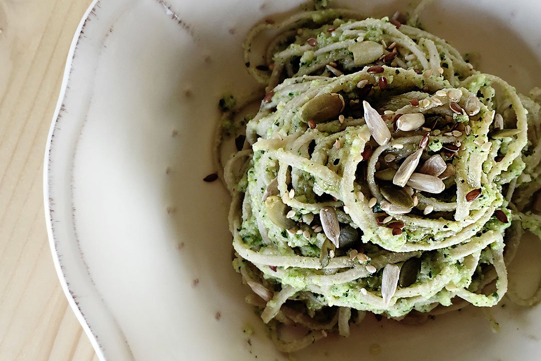 pesto di zucchine e semi vari