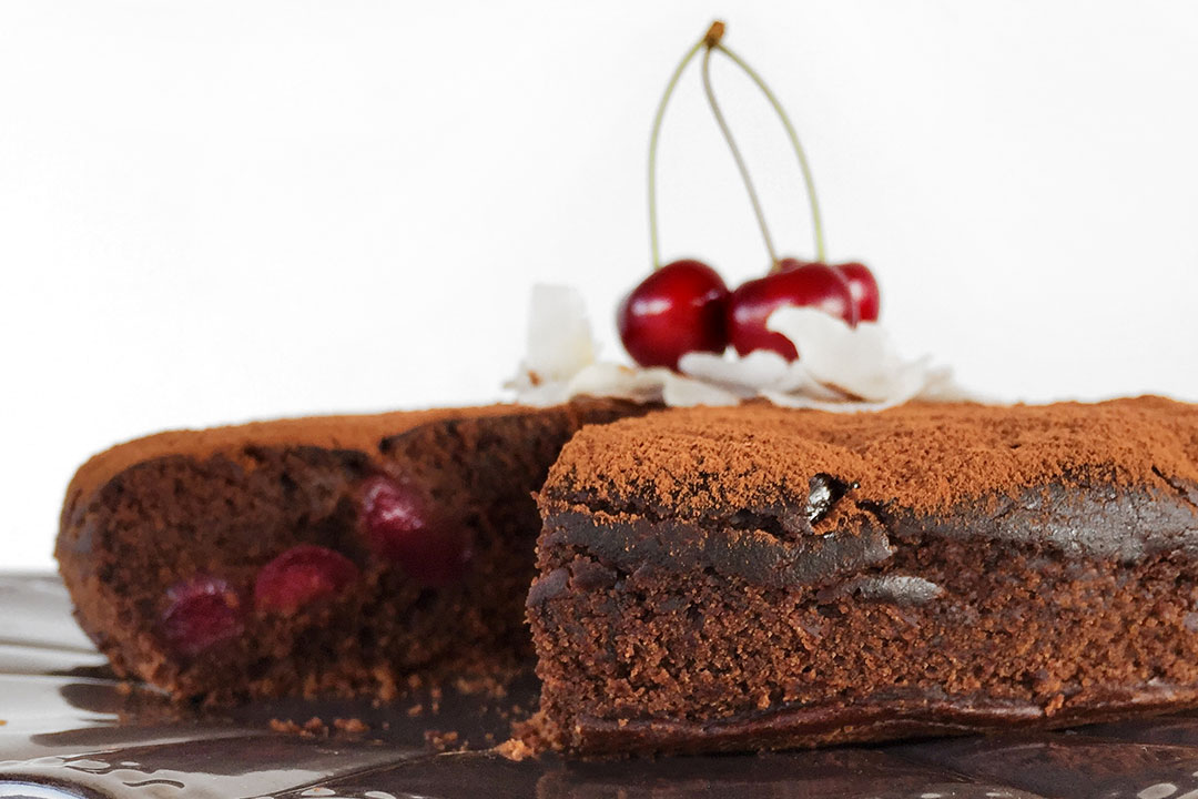 torta vegana ciliegie e cioccolato