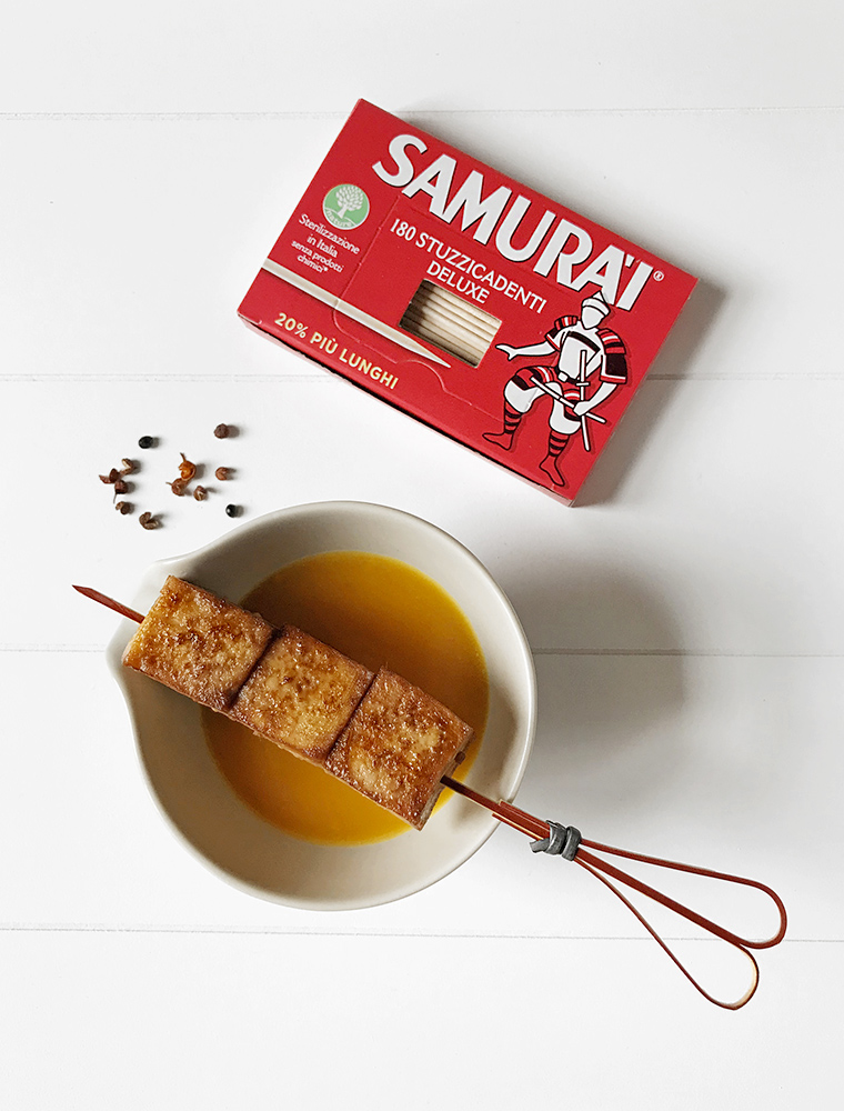 Spiedini love Samurai di tofu saporiti con crema di zucca